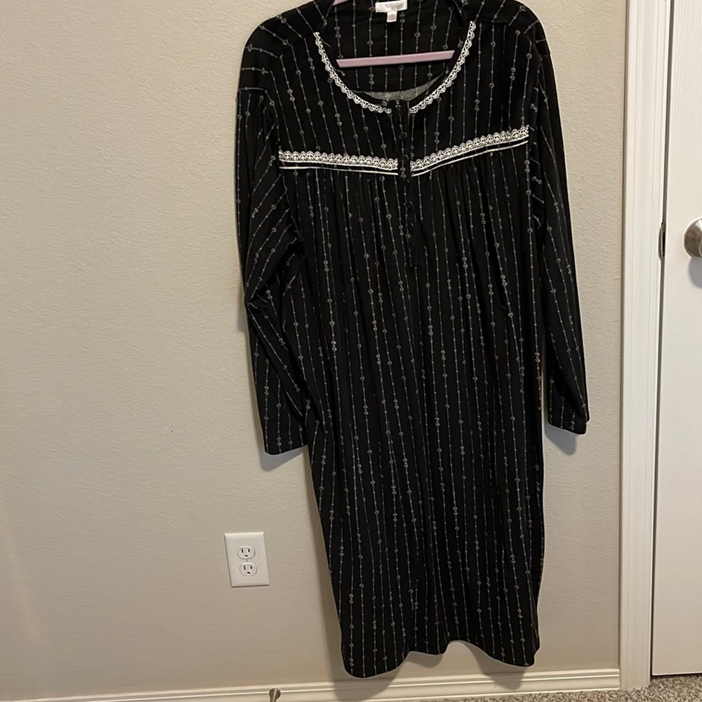 Secret Treasures Plus Size 3X Nightgown